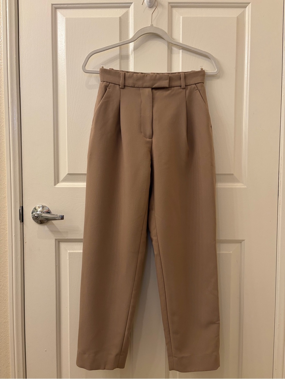 Abercrombie & Fitch High-Rise Straight Leg Trousers in Taupe